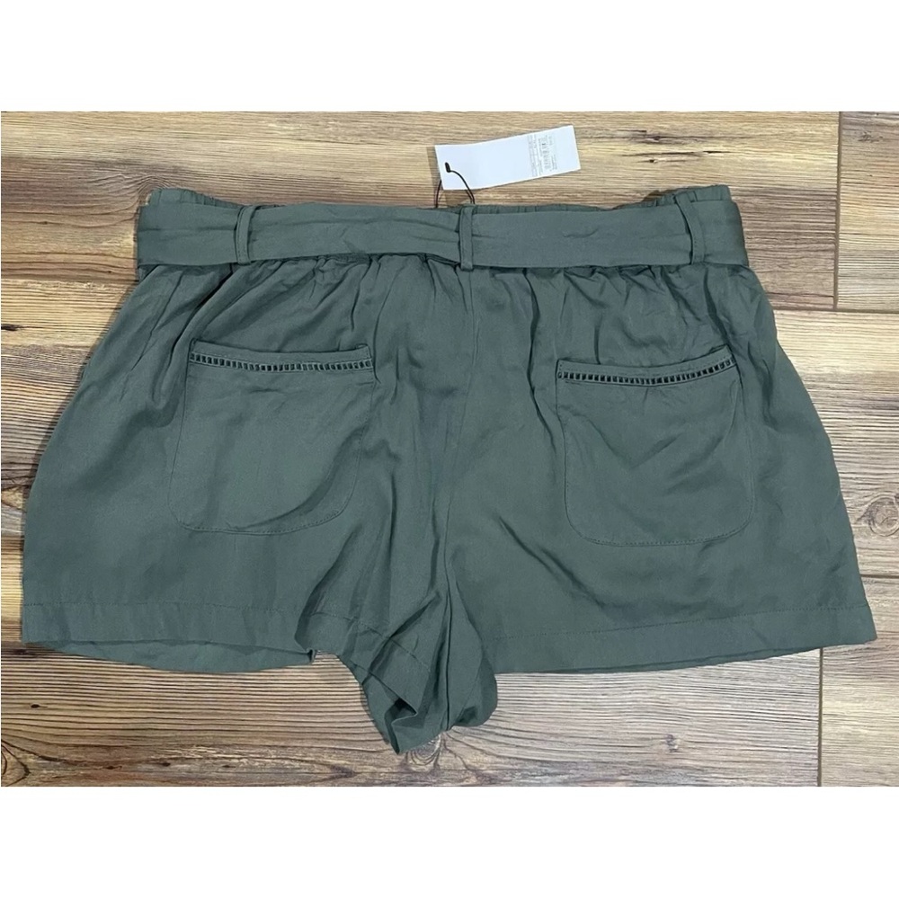 NEW BB Dakota Steve Madden Womens Dress Shorts Tie Waist Size Large Olive Green - Picture 2 of 10
